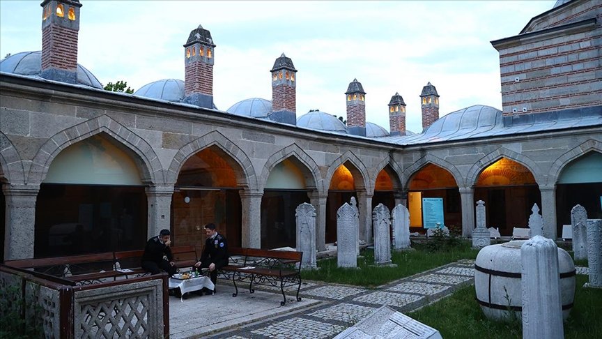 On bir ayın sultanı ramazanın son iftarı Edirne’de yapıldı