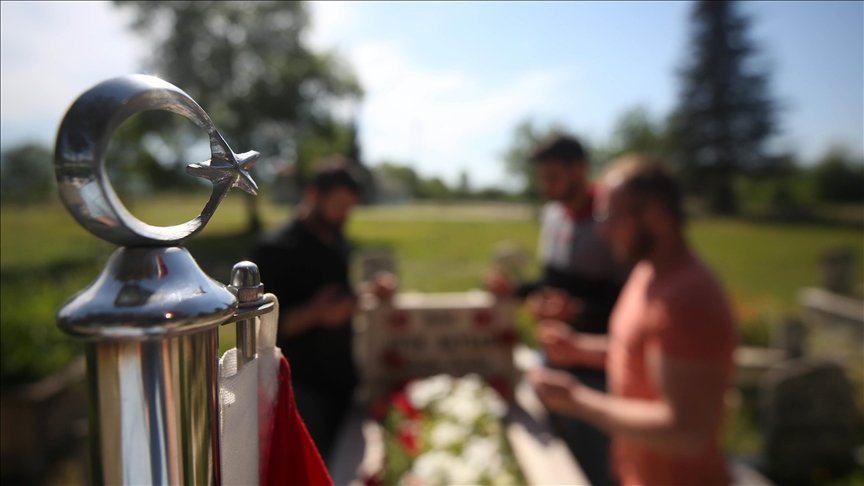Doğu Marmara ve Batı Karadeniz’de Ramazan Bayramı arifesinde şehitlik ziyaretleri yapıldı