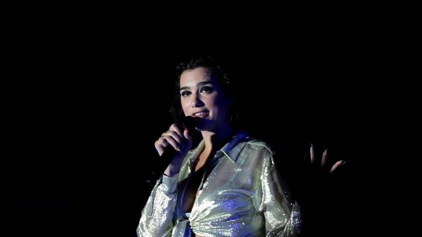 İngiliz şarkıcı Dua Lipa’dan Filistinlilere destek paylaşımı