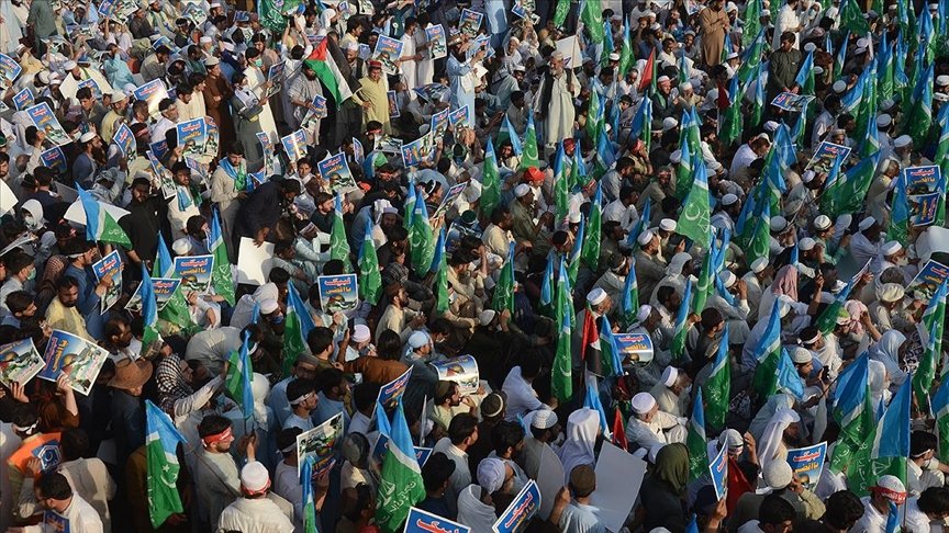 Pakistan’da binlerce kişi Filistin’e destek mesajı vermek için toplandı