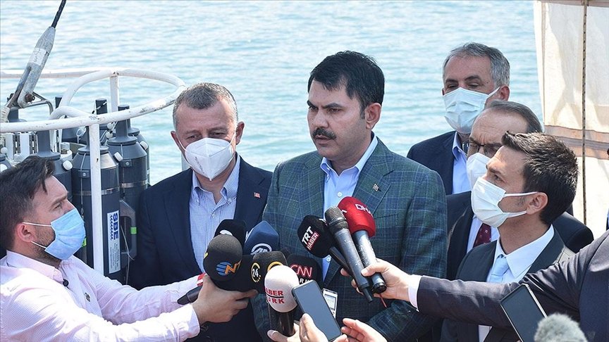 Bakan Kurum: Marmara Denizi’mizde müsilaj temizliğine aralıksız devam ediyoruz