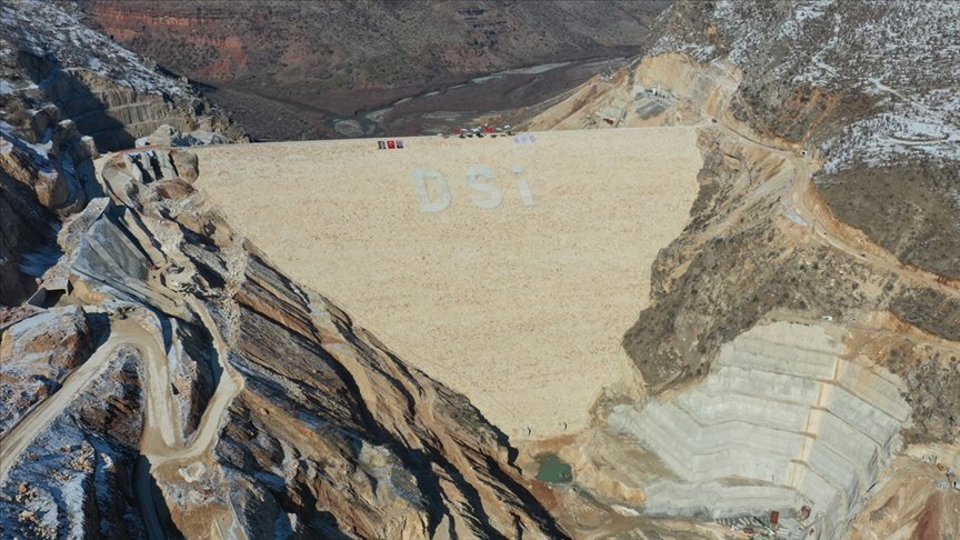 Silvan Barajı’nın ön yüz beton imalatlarına başlandı