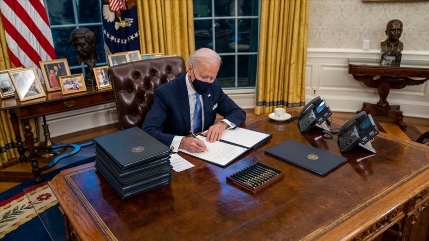 Biden, ABD’de köleliğin kaldırıldığı 19 Haziran’ın ‘federal tatil’ olmasını öngören yasayı imzaladı