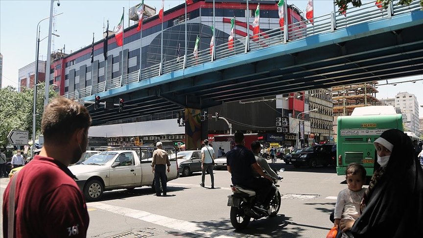 Yeni cumhurbaşkanının seçileceği İran’da adayların vaatlerinde neler var?