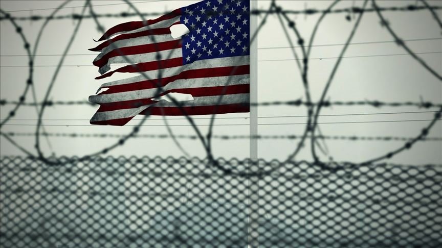 Guantanamo’daki hapishanede tutuklu iki kişinin daha serbest kalmasına karar verildi