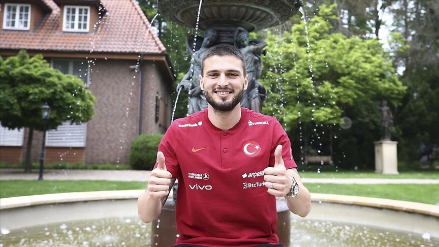 Milli futbolcu Okay Yokuşlu: İyi konsantre olur ve iyi şeyleri yapmaya devam edersek başarılı olacağımıza inanıyorum