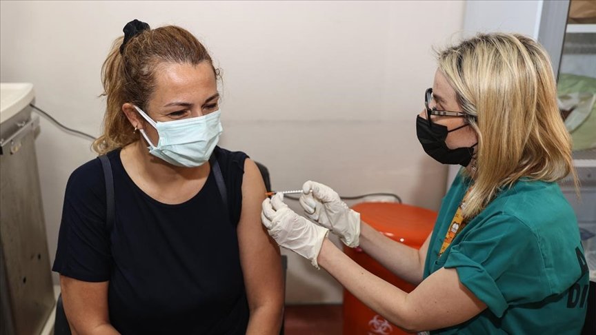 35 yaş ve üzeri vatandaşlar Kovid-19’a karşı aşılanıyor