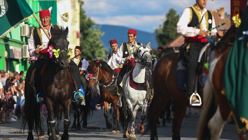Bosna Hersek’teki geleneksel Ayvaz Dede Şenlikleri’ne katılacak atlılar Prusac’a uğurlandı