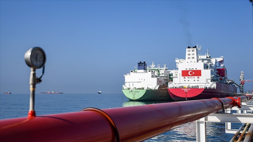 Türkiye’nin ilk FSRU gemisi Ertuğrul Gazi’ye ilk LNG nakli başladı