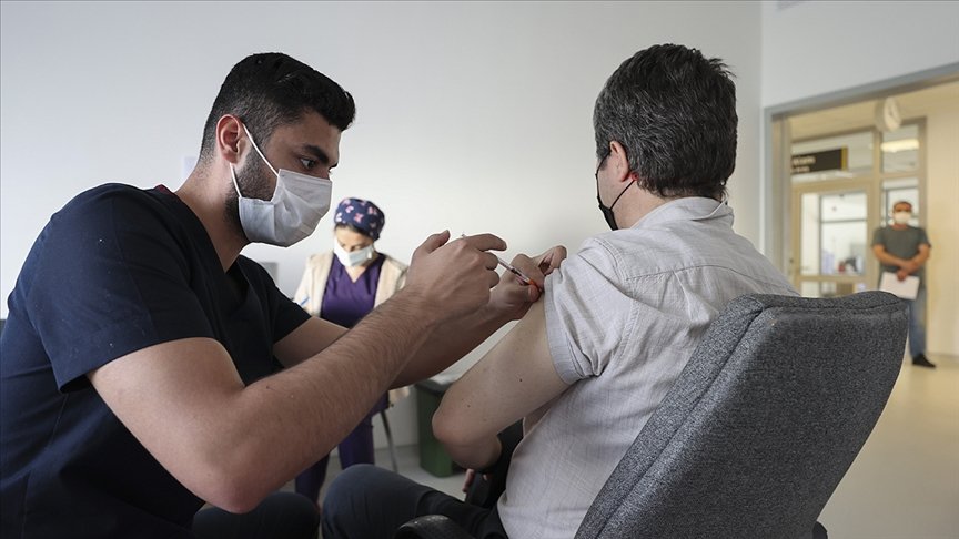 Kovid-19’la mücadelede son bir haftada 7 milyon 773 bin 105 doz aşı uygulandı