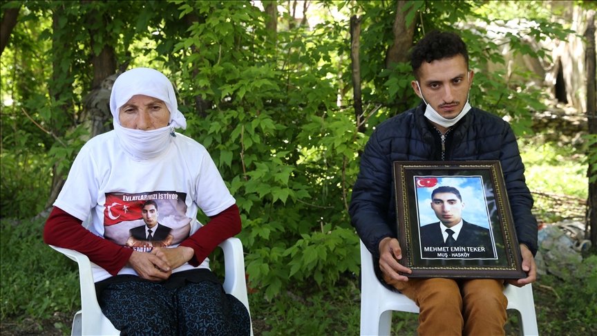 Hakkari’de evlatlarından koparılan ailelerden birlik çağrısı
