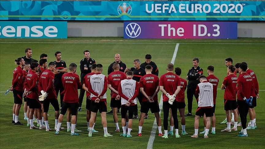 A Milli Futbol Takımı Bakü’deki ilk çalışmasını yaptı
