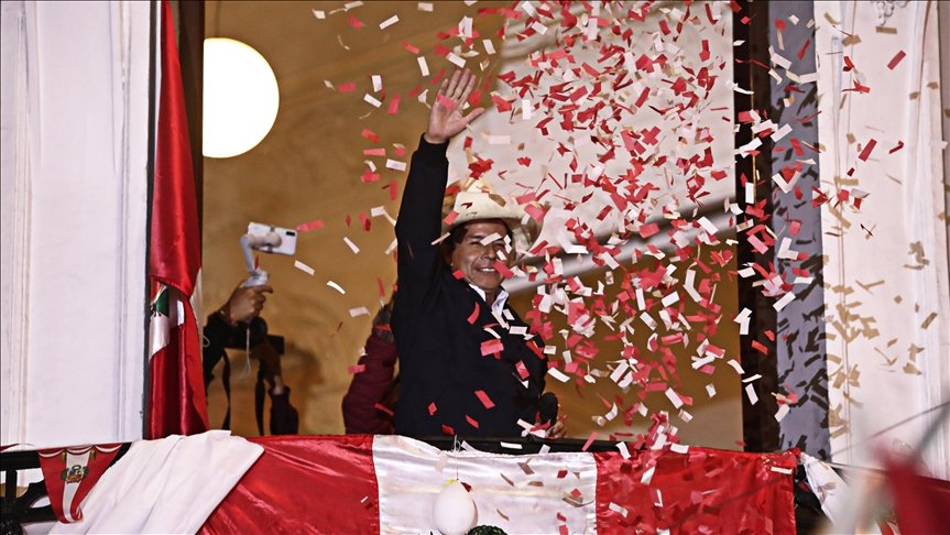 Peru’da devlet başkanlığı seçimlerini sol partinin adayı Pedro Castillo kazandı
