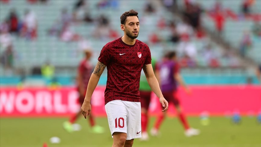 Inter, milli futbolcu Hakan Çalhanoğlu’nu kadrosu kattı