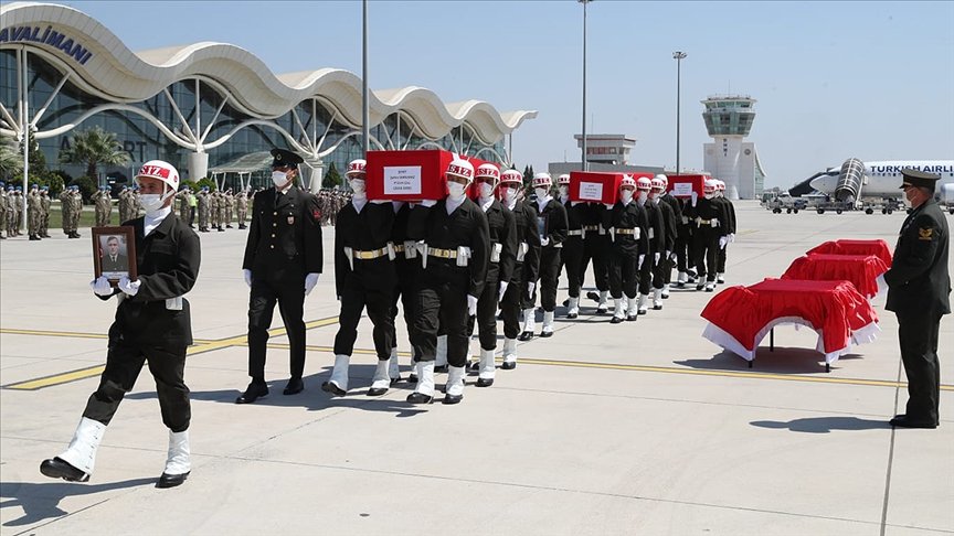 Hatay’da 3 şehit askerin cenazesi törenle memleketlerine uğurlandı