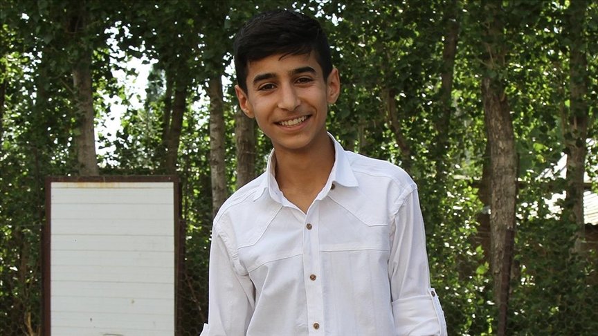 Van’ın gururu LGS birincilerinden İmam hatip ortaokulu öğrencisi Hakan Şakar