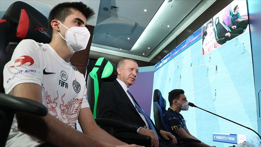 Cumhurbaşkanı Erdoğan: Gençlerimizin çok ilgi duyduğu e-Spor’u desteklemeyi sürdüreceğiz