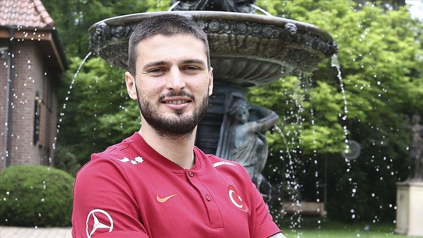 Milli futbolcu Okay Yokuşlu: İtalya’nın yenilmezlik serisini bozmak için sahaya çıkacağız