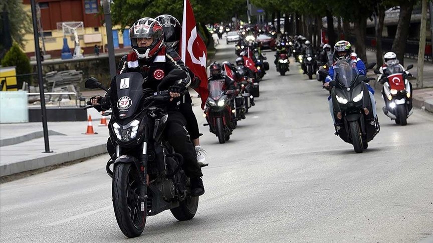 ‘İstiklal Sürüşü’ne gencinden yaşlısına yoğun katılım oldu