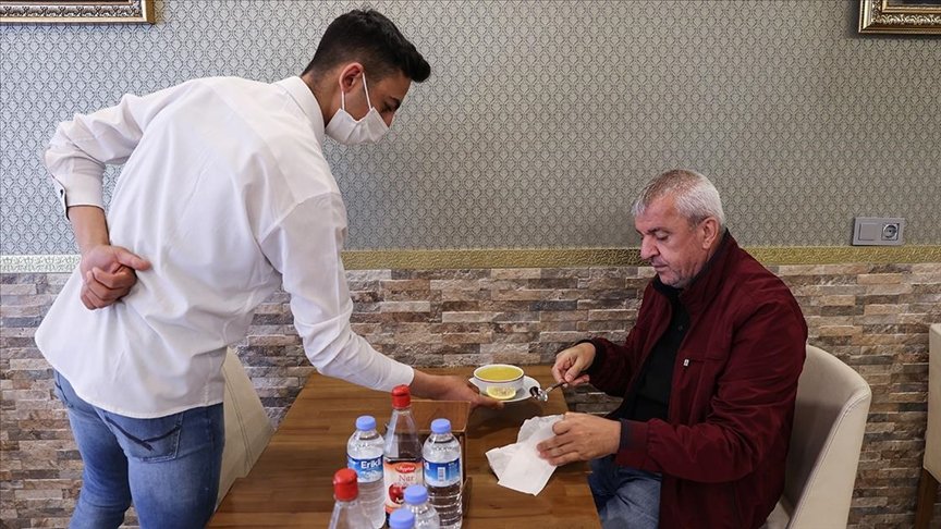 İstanbul’daki işletmeler kademeli normalleşme kapsamında müşterileriyle iş yerlerinde yeniden buluştu