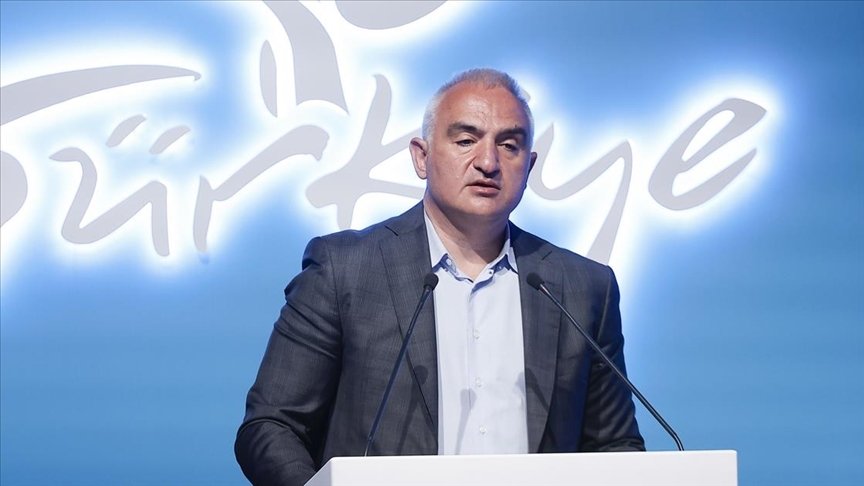 ‘Rusya’nın ülkemize uçuşları tekrar başlatması güvenli turizm adına ülkemize olan güvenin bir göstergesidir’