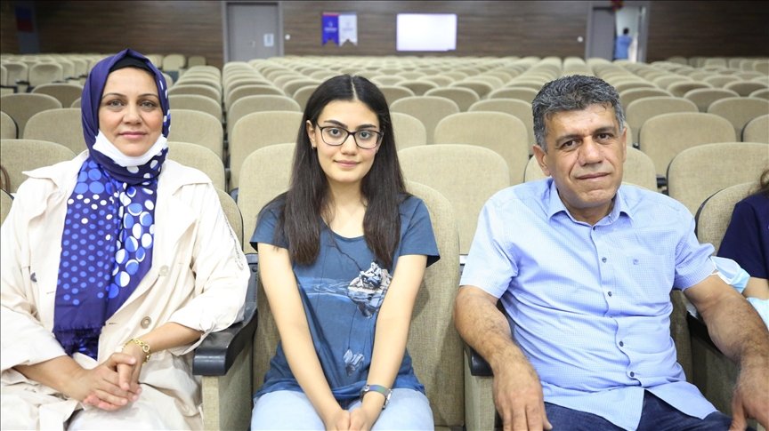 LGS birincilerinden Sare Yıldız başarısını planlı çalışmaya borçlu