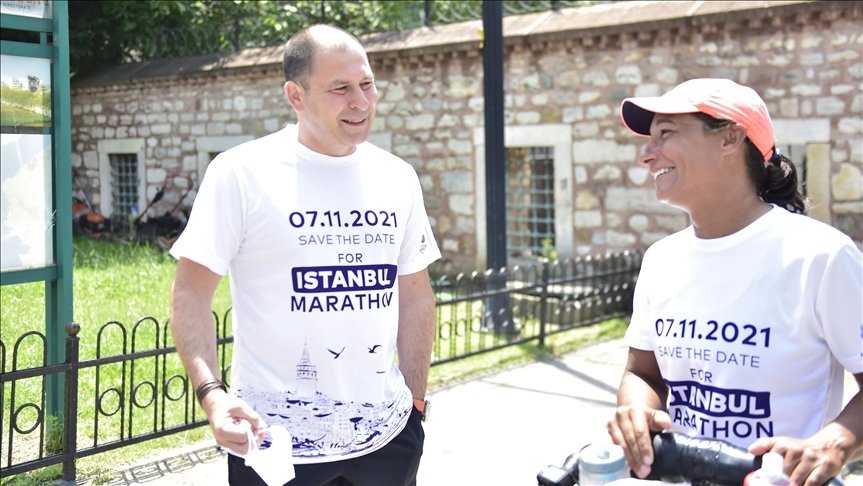 Dünyayı koşarak turlayan Fransız Marie Leautey, Avrupa etabını İstanbul’da tamamladı