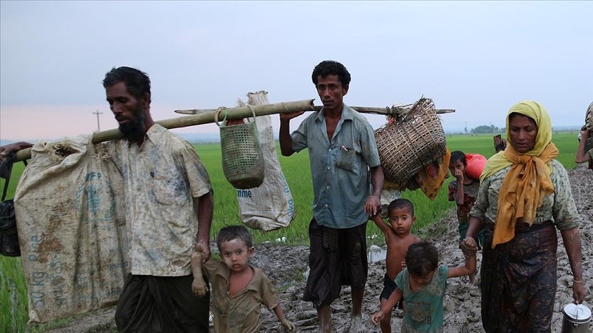 Arakanlı Müslümanlar Myanmar’da askeri yönetim karşıtı ‘sivil hükümet’i verdiği sözü tutmaya çağırdı
