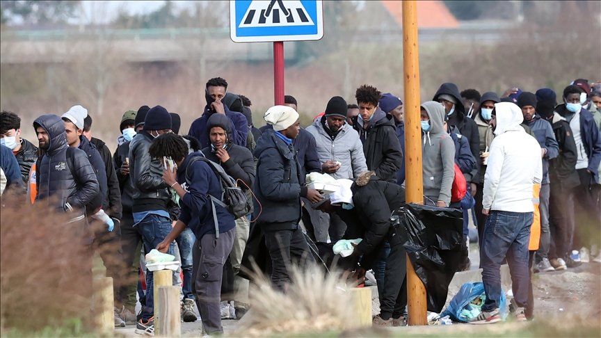 Fransa’nın Calais kentindeki göçmen kampı dağıtıldı