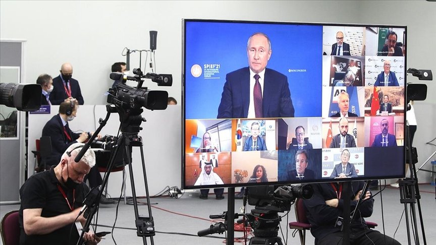 Putin’den Rusya’yı ‘gerileyen güç’ olarak tanımlayan MI6 Başkanı Moore’a tepki