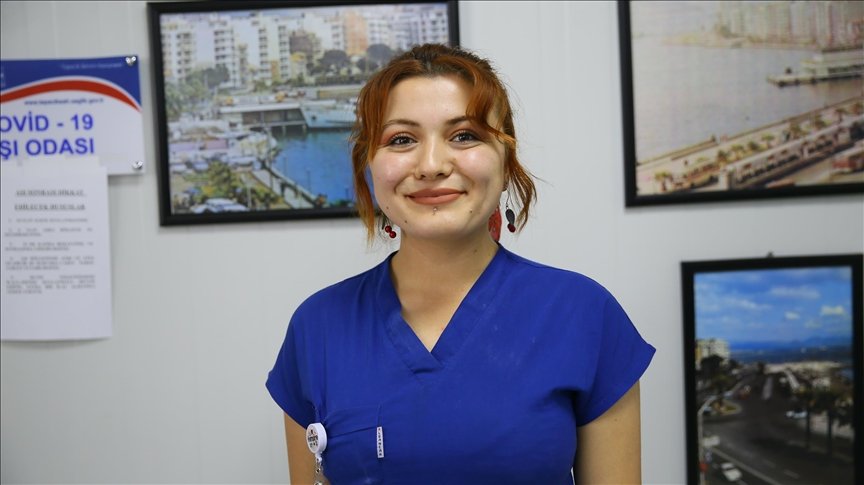 Bakan Koca’nın “Bu fedakarlıklar unutulmayacak” paylaşımı Sabire hemşireyi mutlu etti