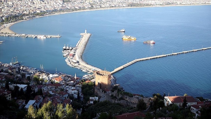 Kazakistan, Antalya’ya uçak sefer sayısını artırdı