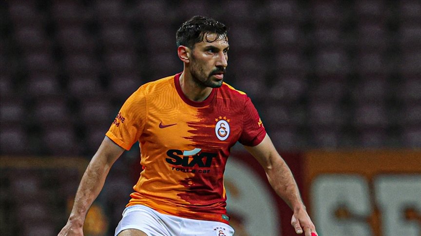 Şener Özbayraklı Galatasaray’a veda etti