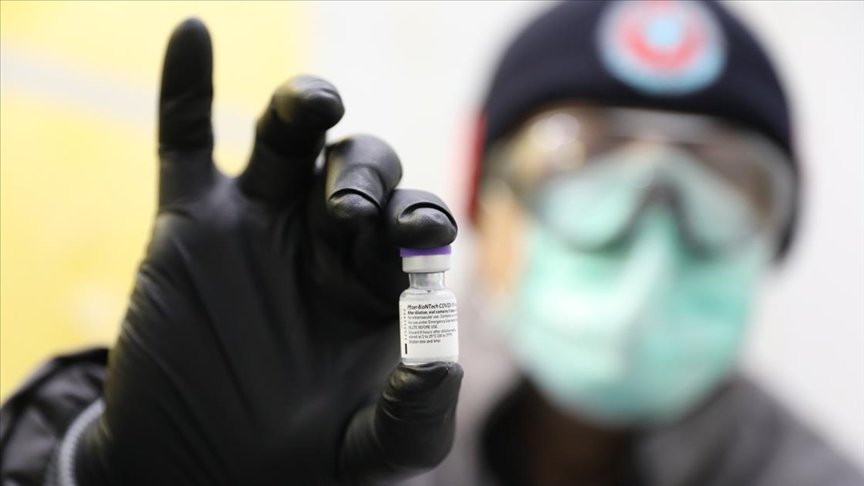 Avrupa İlaç Ajansı: Onay verilmiş aşıların virüsün AB’de görülen tüm türlerine karşı koruduğu görülüyor