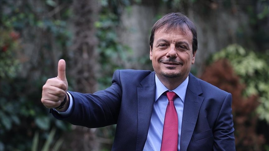 THY Avrupa Ligi’nde geçen sezonun en iyi başantrenörü ödülünü Ergin Ataman kazandı