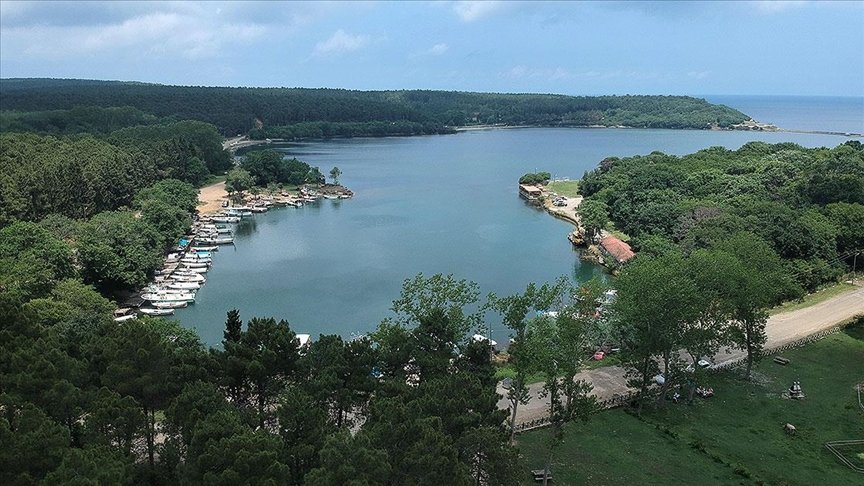 Denizle ormanı birleştiren Sinop’un tabiat parkları ziyaretçilerini ağırlamaya başladı