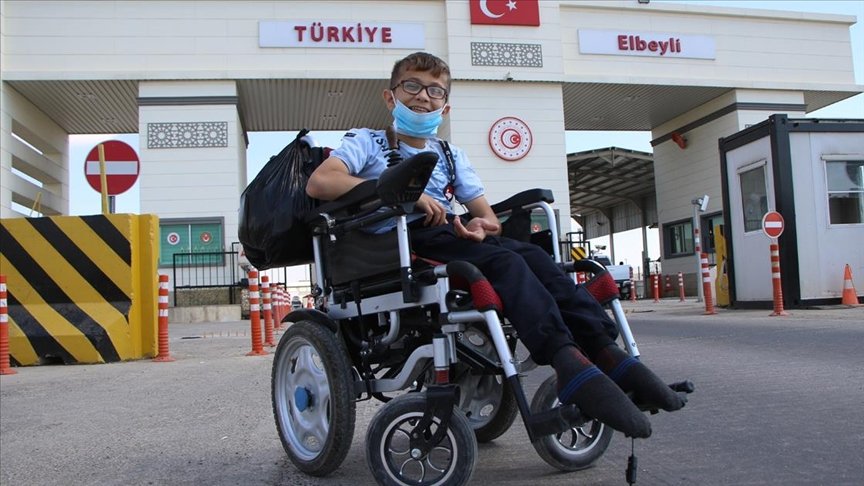 Hikayesini AA’nın duyurduğu engelli Muhammed, Türkiye’de tedavi olacak