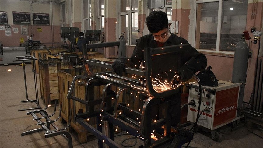 Meslek lisesi öğrencileri 12. sınıfta ‘Akademik Paket’ modeliyle kariyerini belirleyecek