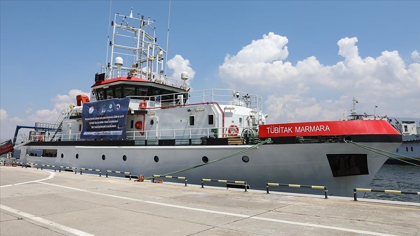 Deprem araştırmasında ilk seferini tamamlayan TÜBİTAK Marmara Araştırma Gemisi, İzmir’e döndü