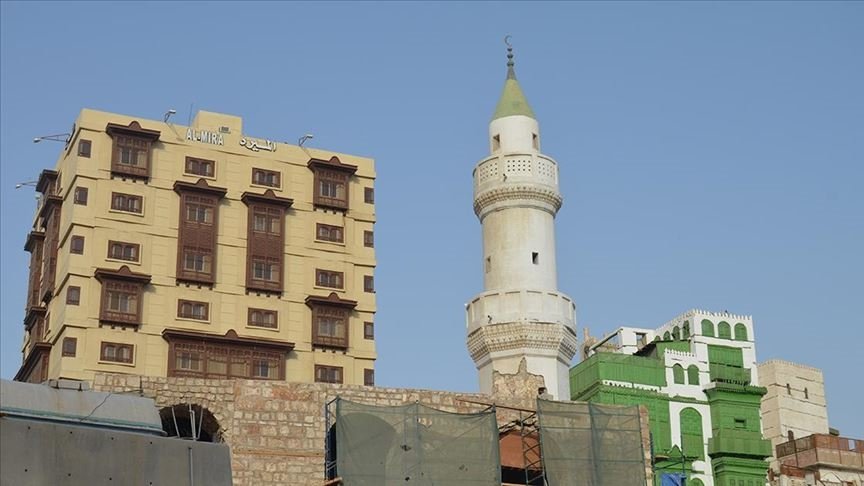 Suudi Arabistan’da geçen ay alınan cami hoparlörlerine yönelik kısıtlama kararına tepkiler sürüyor