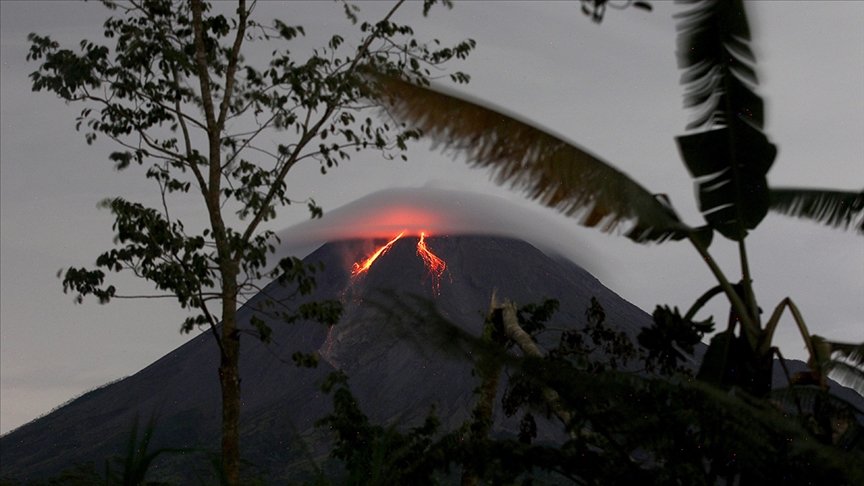 Merapi Yanardağı’nda haziran ayında ikinci kez patlama meydana geldi