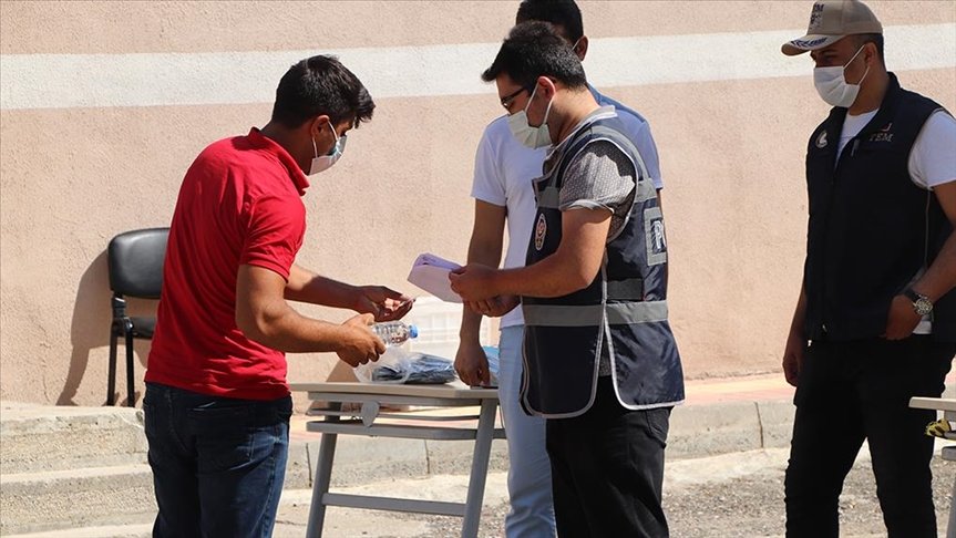 YKS’nin üçüncü oturumu Yabancı Dil Testi başladı