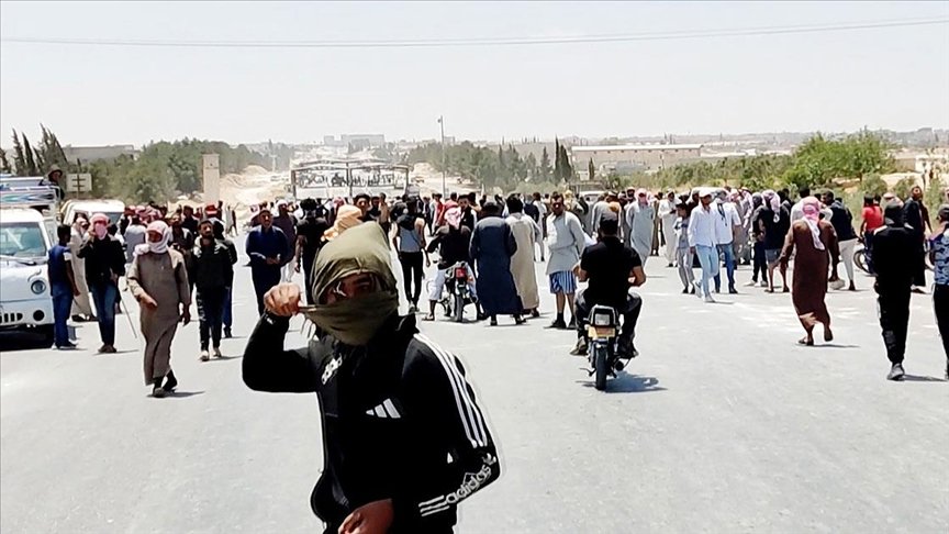 Terör örgütü YPG/PKK’nın Münbiç’teki göstericilere açtığı ateşte iki günde en az 8 sivil öldü, 27 sivil yaralandı