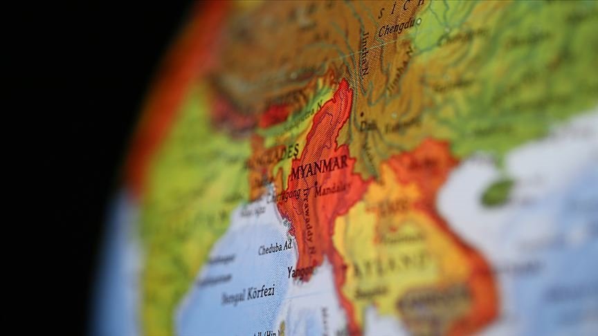 Myanmar’da askeri uçak çelik fabrikasının üzerine düştü: 13 ölü, 16 yaralı