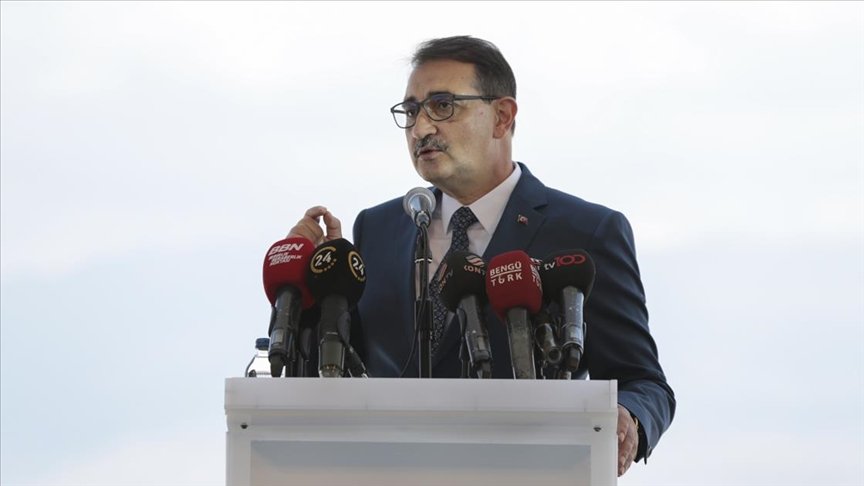 Bakan Dönmez: Türkiye’nin yenilenebilir enerjinin merkezi olacak