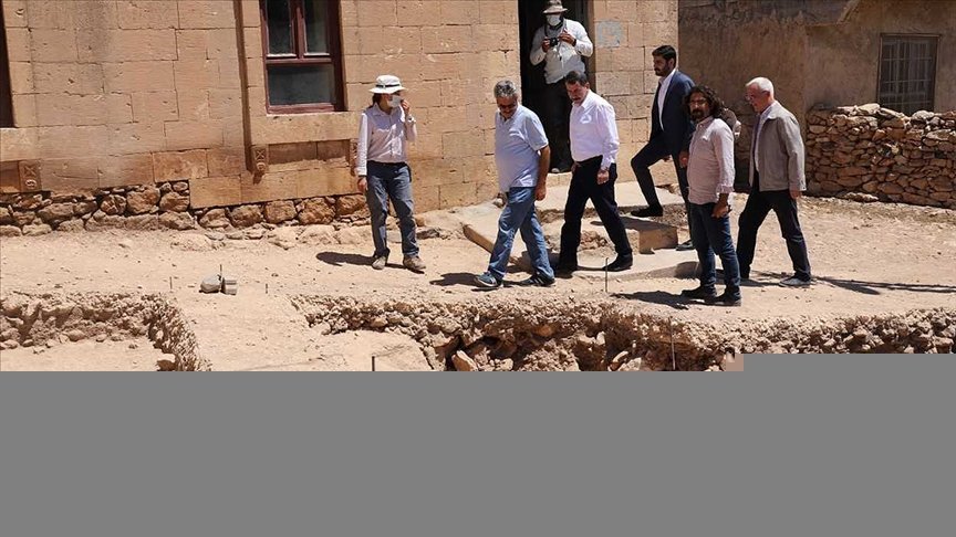 Şanlıurfa’da Neolitik dönemin izlerine rastlanılan ören yerinde kazı başladı