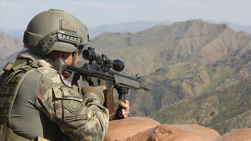 Bitlis’te Eren-11 operasyonları kapsamında bir terörist etkisiz hale getirildi