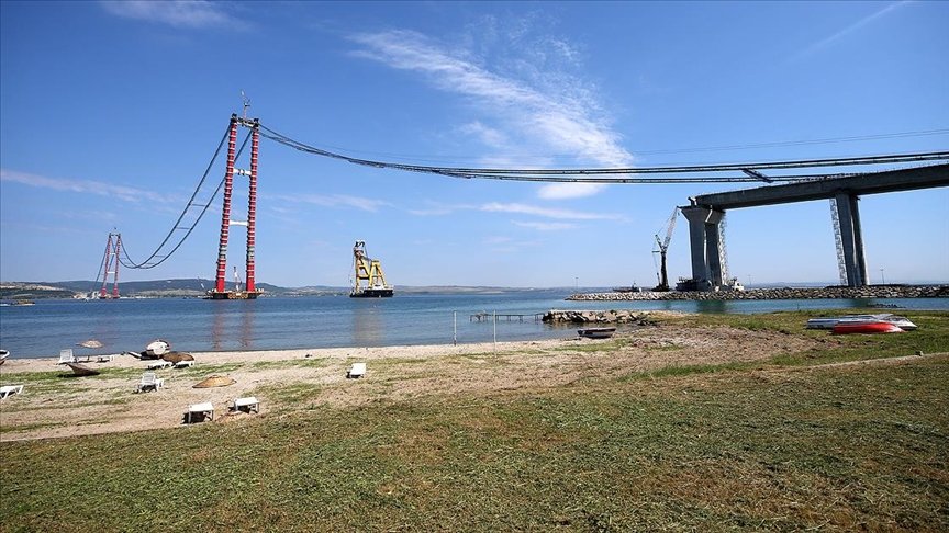 Çanakkale Boğazı, köprü çalışmaları nedeniyle transit gemi geçişlerine tek yönlü kapatıldı