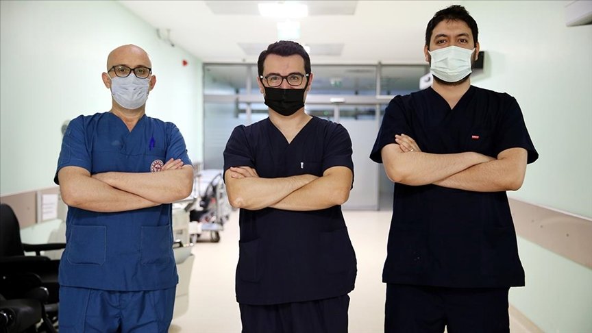 Salgınla mücadelenin ‘baba savaşçıları özveriyle görev yapıyor