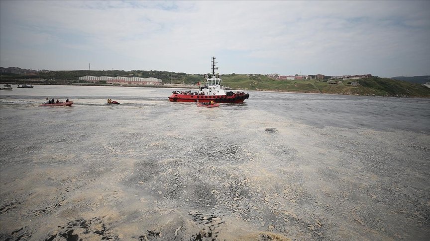 Marmara Denizi’nde müsilaj temizleme seferberliği başladı